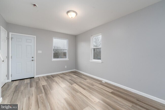 Photo - 2574 W Lafayette Ave