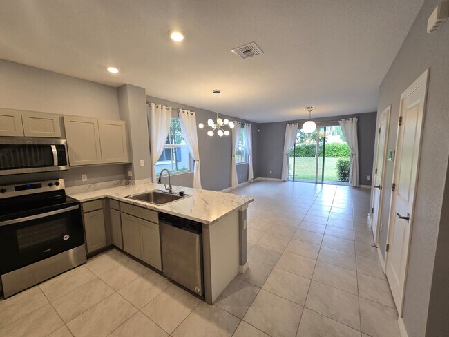 Photo - Bright and Easy-Living Home in Riviera Beach