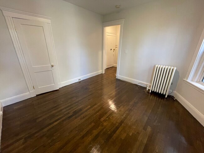 Photo - 32 Worthington St