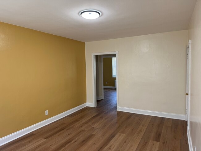 Living Room - 913 Saint Dunstans Rd Unit A