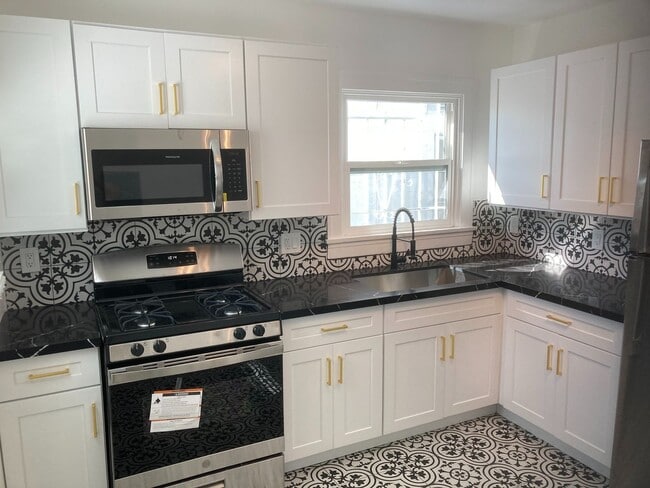 Photo - 5139 Melrose Avenue