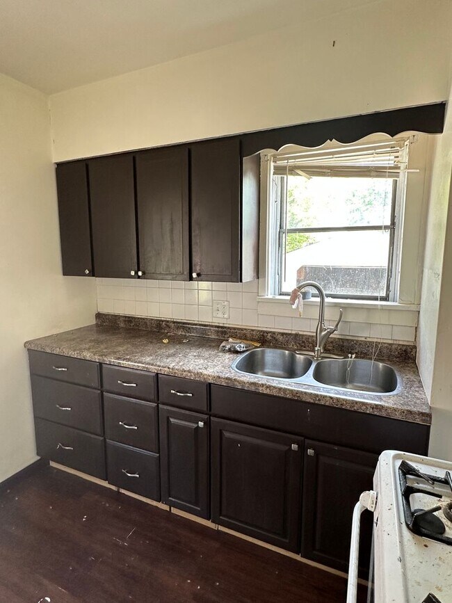 Youngstown Single Home Rental House Rental in Youngstown, OH