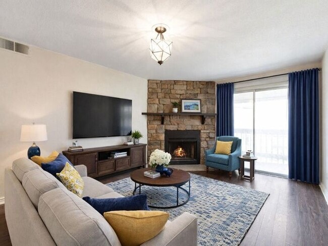 Photo - 1BR Condo • Fireplace • Balcony in Aurora