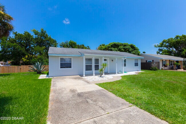 Photo - 489 Wiltshire Blvd