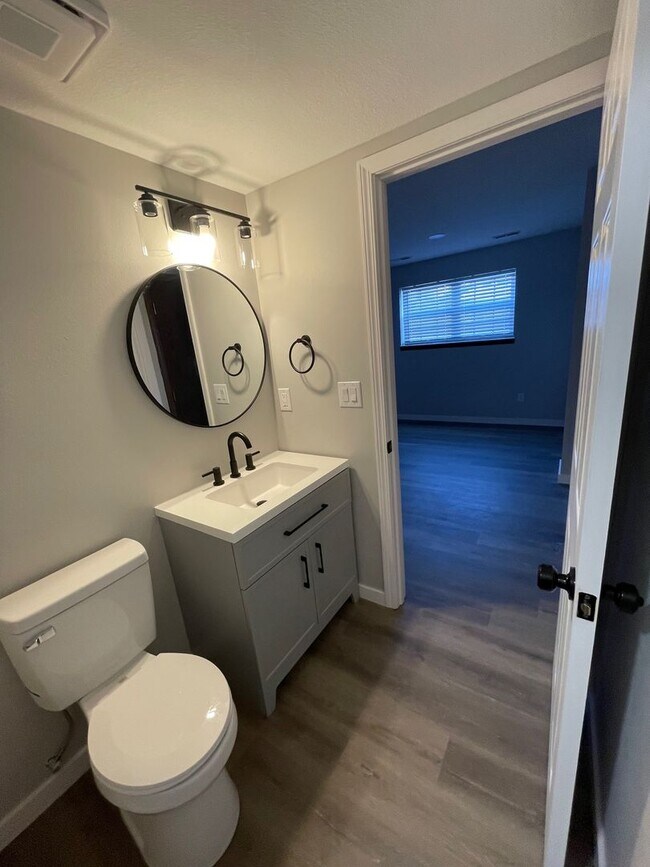 Photo - 2008 Juniper Dr Unit B