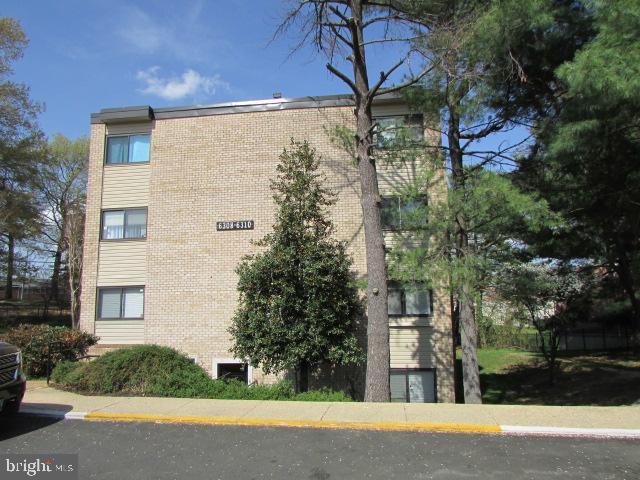 Building Photo - 6310 Hil-Mar Dr Unit 9-11