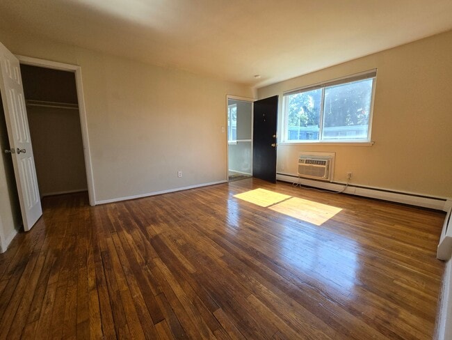 Photo - 3212 Ellwood Ave Unit D