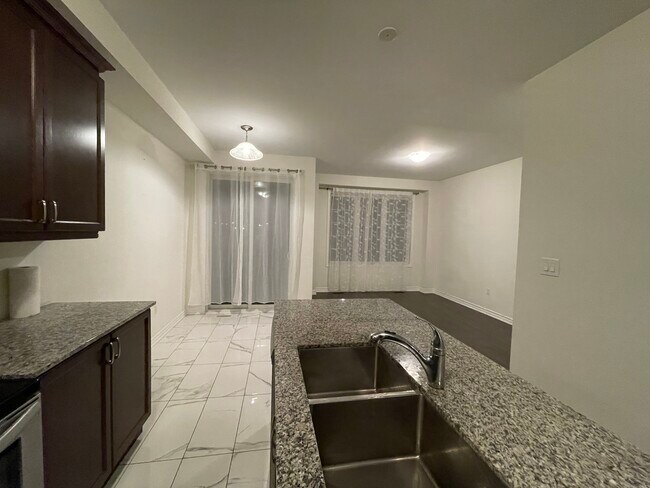 Photo - 56 Circus Cres