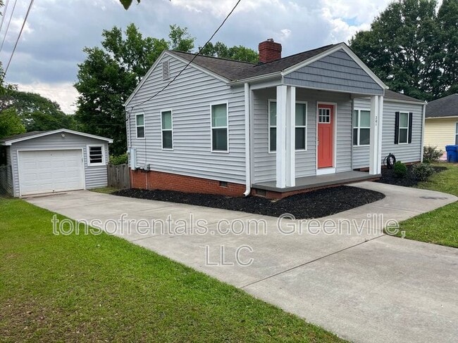 Photo - 201 Chipley Ln House