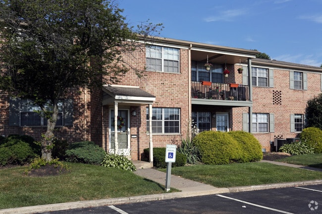 Cedar Glen Apartments
