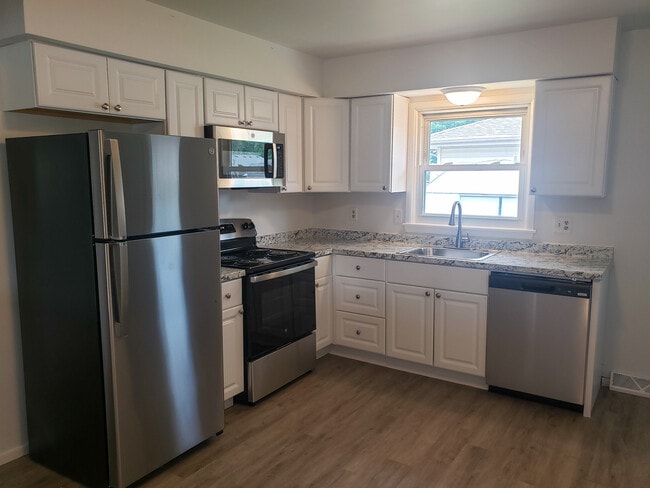 Photo - 1216 N Pontiac Dr Townhome