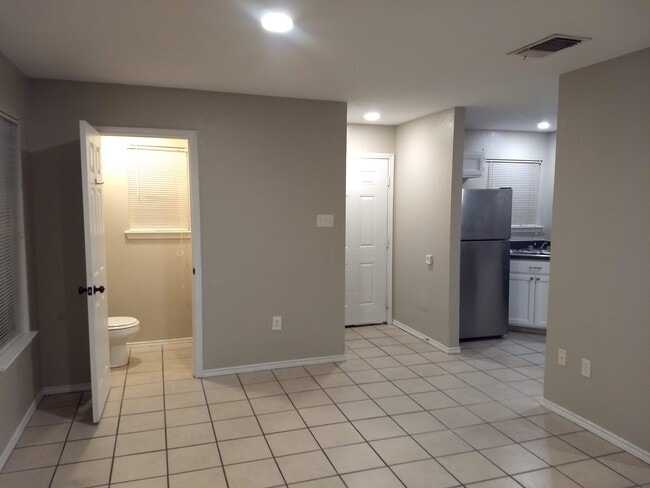 540 Waco St Unit 540B