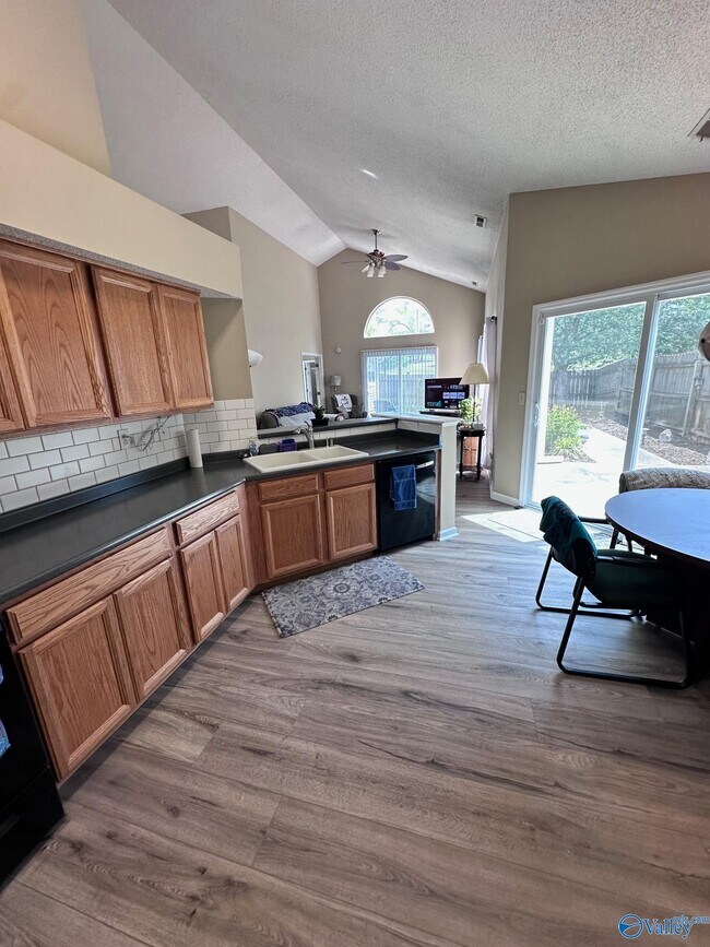 Photo - 200 Millstone Ln