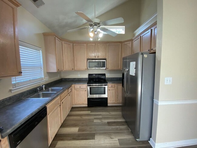 Photo - Spacious 4-Bedroom End-Unit Condo in Virgi...