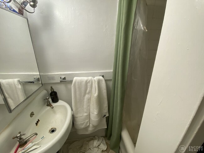 Photo - 58 Anderson St Unit 7