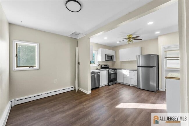 Photo - 124 S 7th Ave