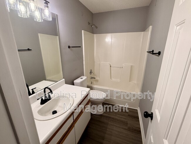 Photo - 2708 Bluff View Dr