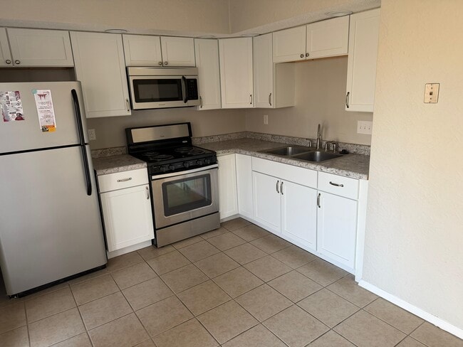 2575 N Old Highway 41 Unit #C