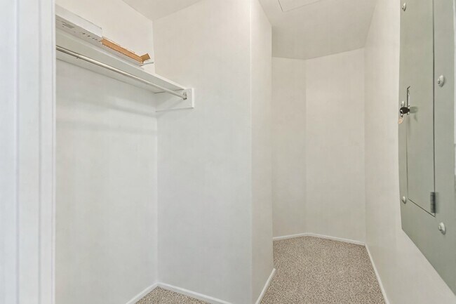 Photo - 14 Greenway Plz Unit 15N