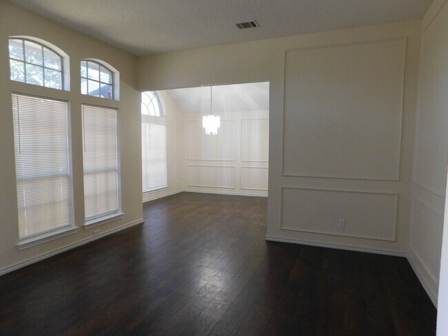 Photo - 624 Elm Falls Pl