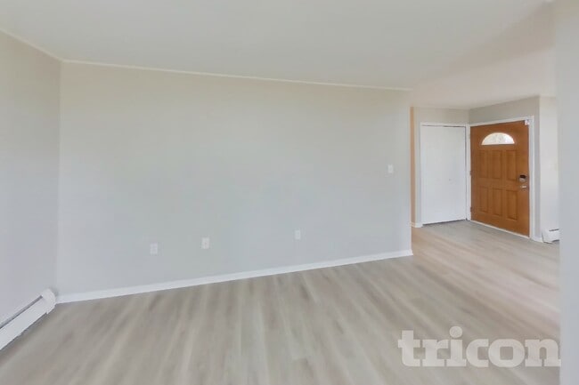 Photo - 21 Barberry Ln