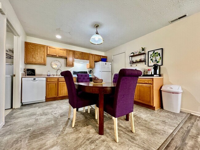 242 Overbrook Ct