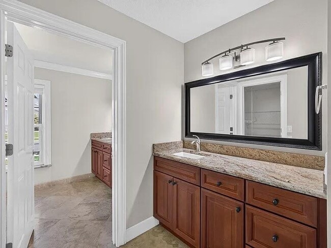 Building Photo - 114 Palomino Dr
