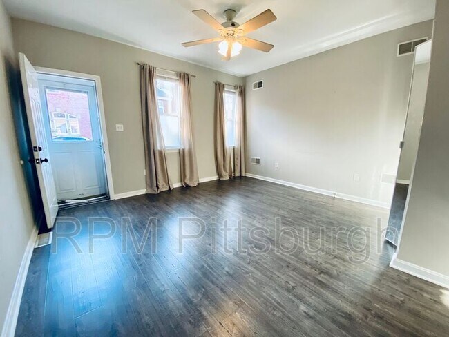 Photo - 109 S 13th St