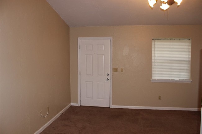 Photo - 1253 Continental Ct