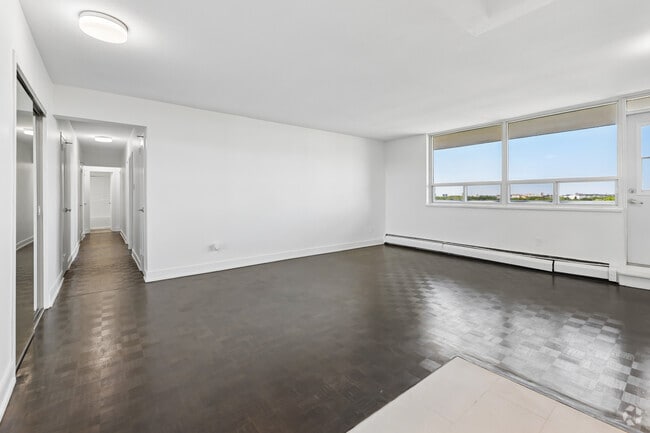 3BR, 1.5BA - 1,246SF - Living Room