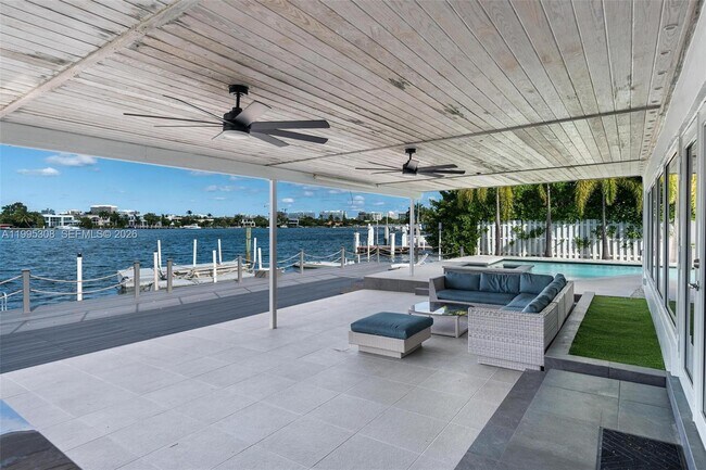 Photo - 1055 Stillwater Dr