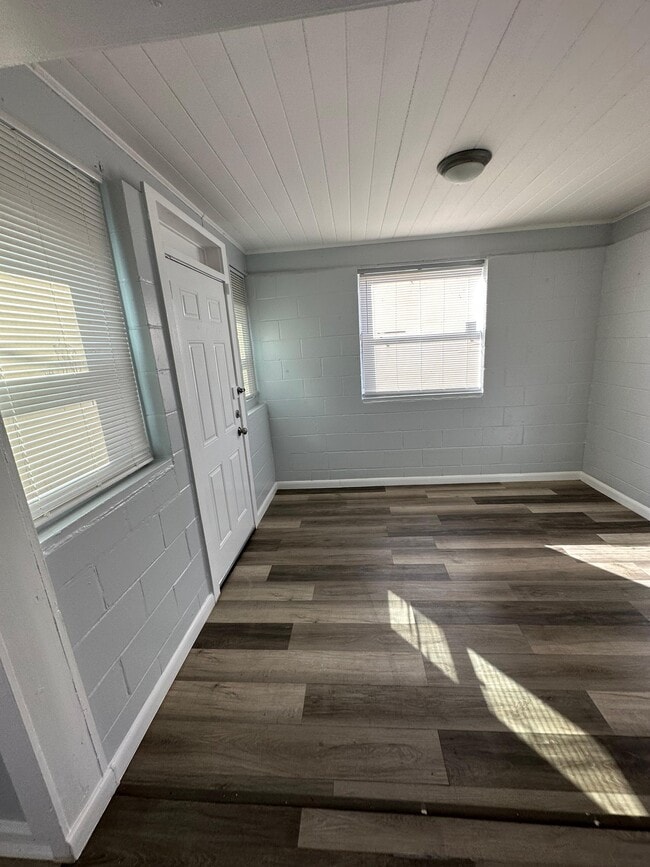 Photo - 1611 W 34th St