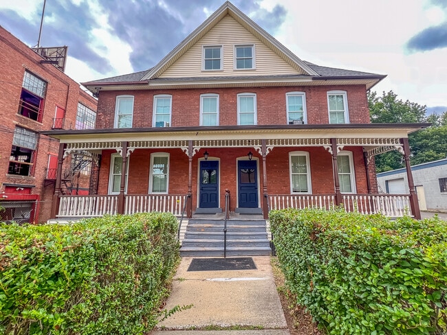 Building Photo - 14 Pease Ave Unit #1 Rental
