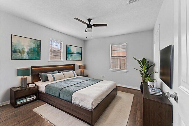 Photo - 2024 Jean St