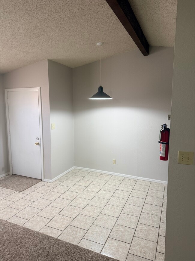 828 Hardy Springs Cir Unidad C