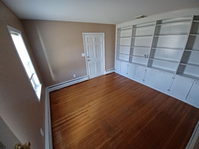Photo - 311 Main St
