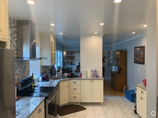 Building Photo - 34 Boston Ave Unit 1 Rental