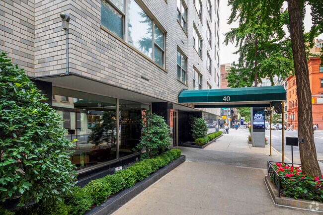 Photo - 40-42 E 84th St