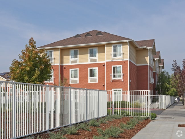 Photo - Sierra Gateway I