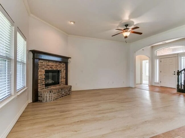 Photo - Spacious 4 Bed 2 Bath + Bonus Room In Edmond