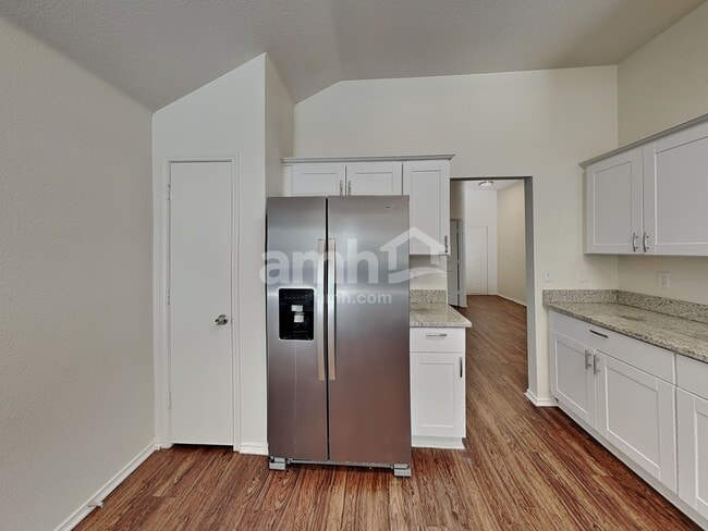 Photo - 1009 Whistle Stop Dr