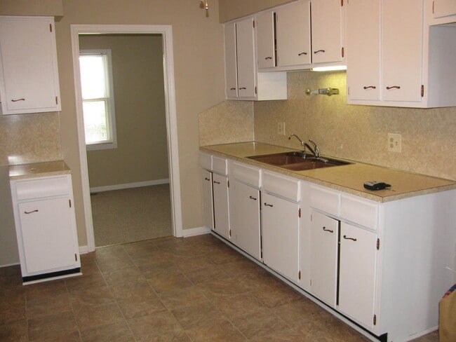 Photo - Private Setting Great Location Brick Home For Rent