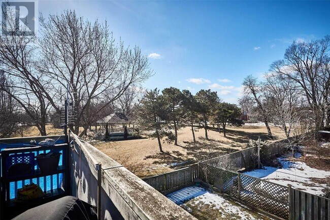 Photo - 704 Brock St S Unit 2