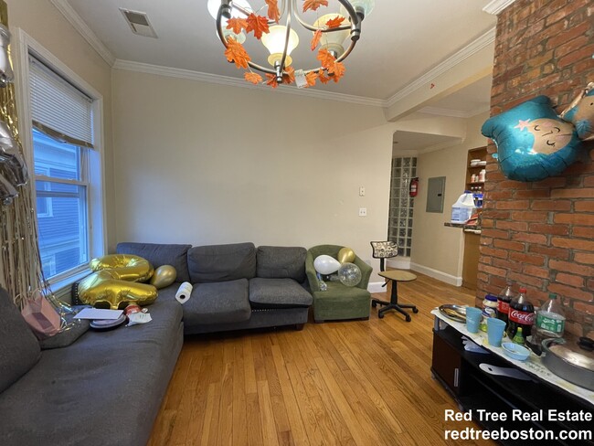 Photo - 30 Circuit St Apartments Unit 3