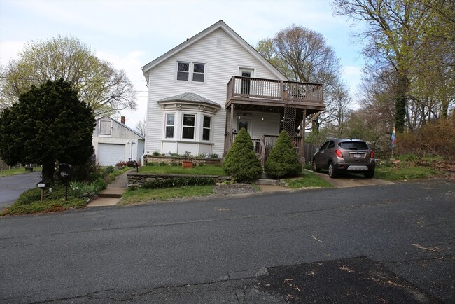 Building Photo - 134 Baldwin St Unit 2