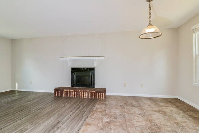 Photo - 17 Hollow Tree Ct