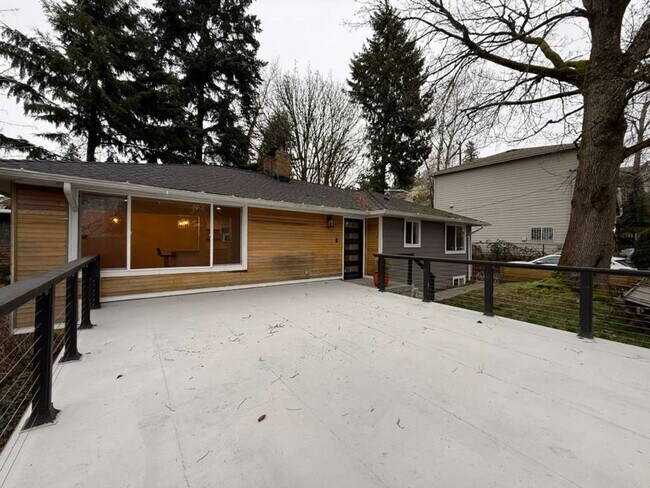 Photo - Stunning 4 Bed 3 Bathroom Home!