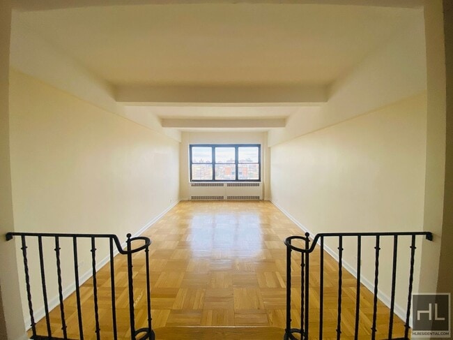Building Photo - GRAND CONCOURSE Rental