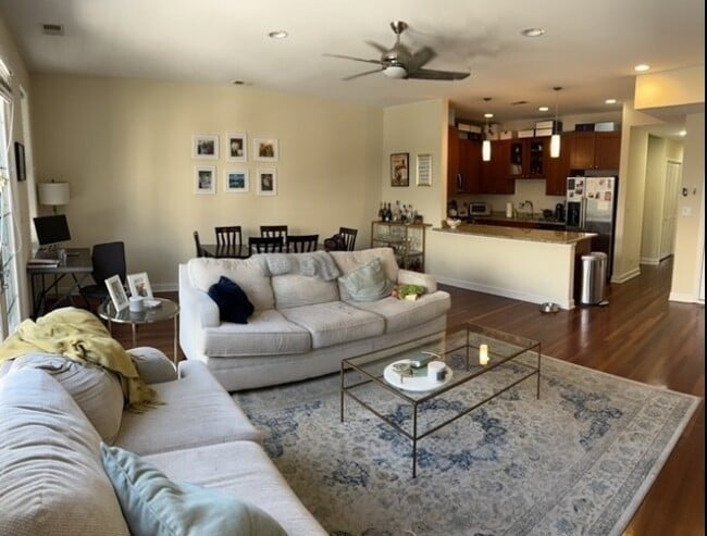 Photo - 2650 N Halsted St