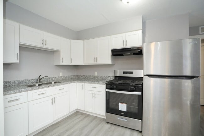 Building Photo - 8127 Colonial Ln Unit 2